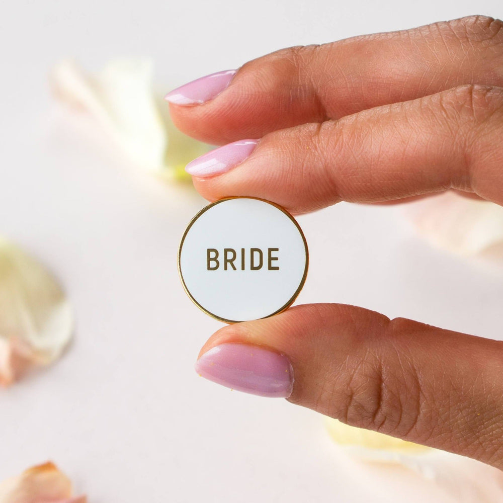 Round Bride Pin | Palm and Posy