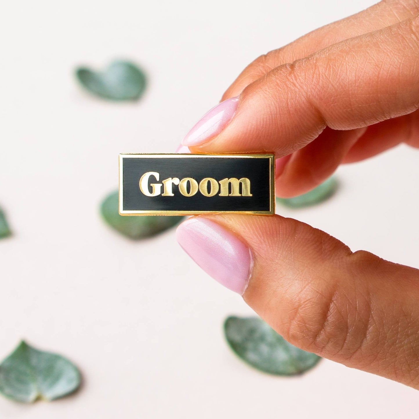 Serif Groom Pin | Palm and Posy